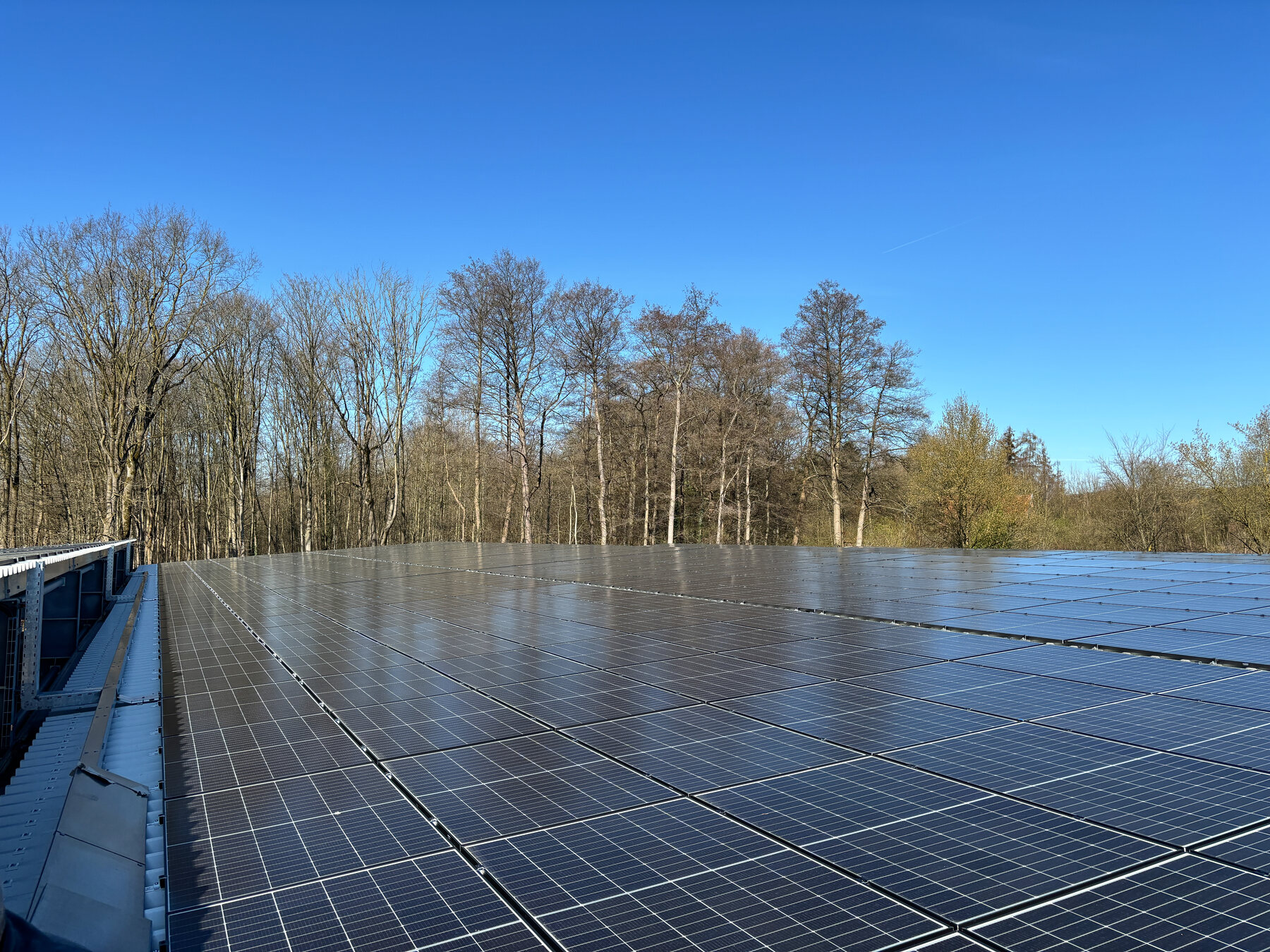 Realisierte Parkplatz-PV-Anlage in Halle, Westfalen